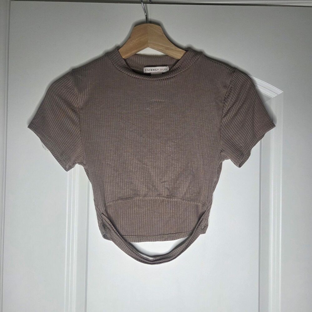 Sincerly Jules Light Brown Cropped Shirt Size Small